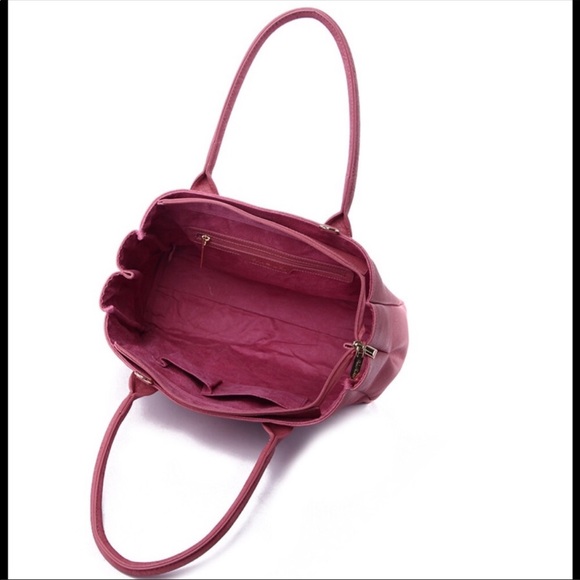 ⭐️Last One⭐️ Vegan Leather Large Cat Tote - Picture 3 of 3